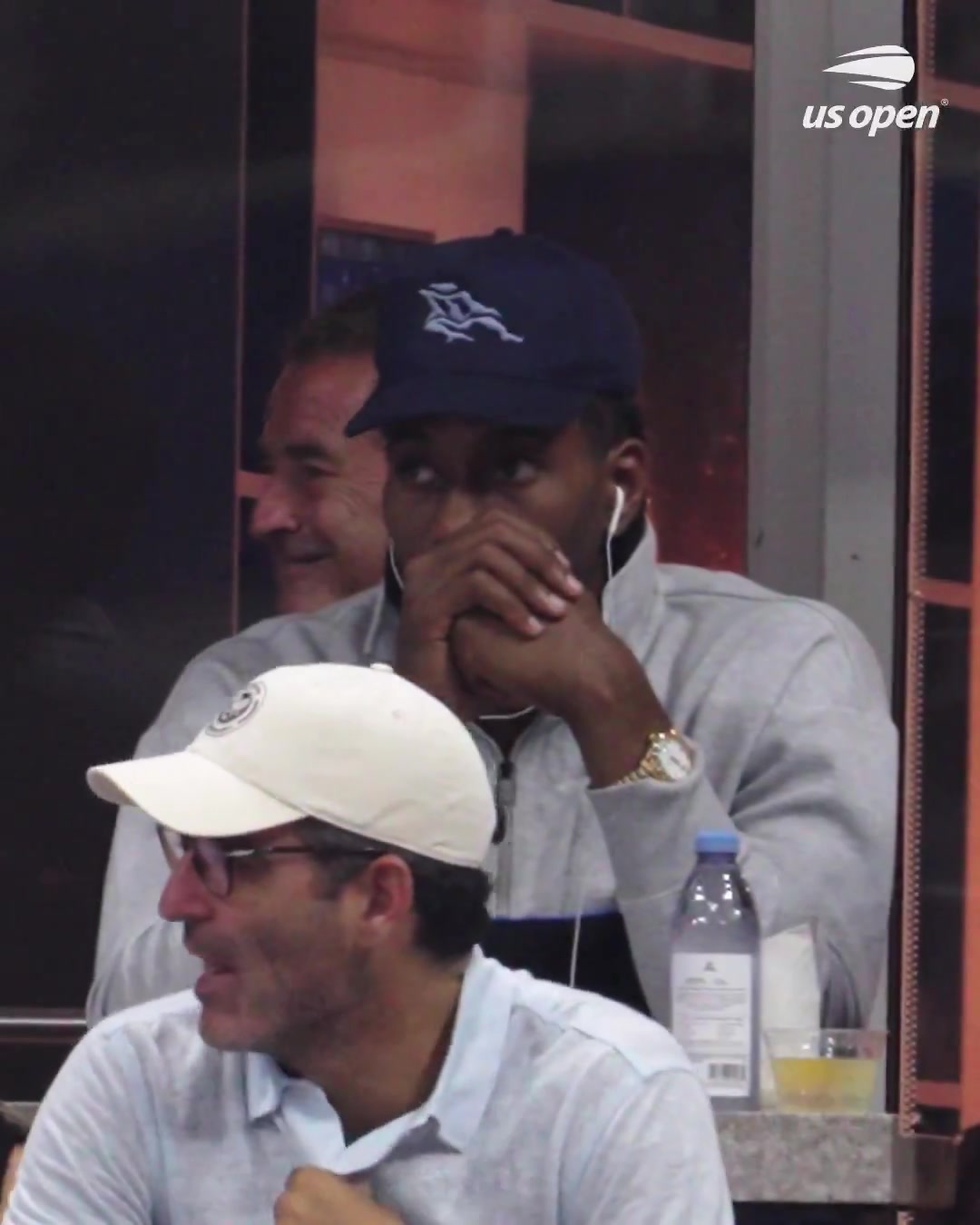 开云下载-莱昂纳德现身美网观赛神情轻松 此前陷阴阳合同风波未影响状态