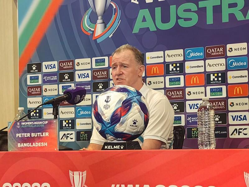 孟加拉女足主帅:中国队有时看似势不可挡,但我们绝不退缩