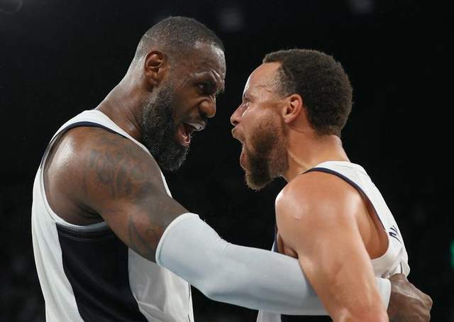 开云下载-1229胜封神！詹姆斯把赢球纪录刻上自己名字